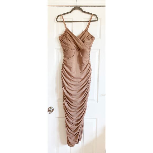 Elliatt Nude Midi Dress - Picture 4 of 9